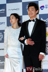 组图：韩国男女影星盛装参加釜山国际电影节