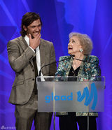 塞隆劳伦斯同性恋庆典狂欢 克林顿领贡献奖(图)