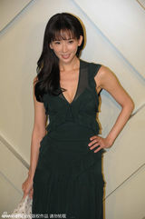 组图：陈坤夏雨卷毛造型呆萌 刘嘉玲显贵气