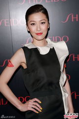 组图：周汶锜周丽淇姐妹聚首 连诗雅等同场