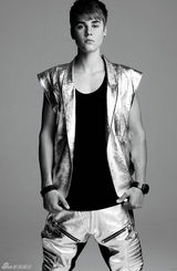 高清图：17岁贾斯汀-比伯帅气登《V》杂志封面