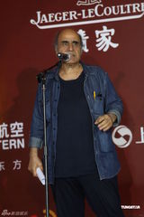 组图：上海电影节亚洲新人奖揭晓 新裤子乐队主唱获最佳导演