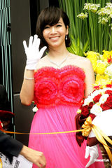 组图：侯佩岑想邀周杰伦上节目 不满被八卦抹黑