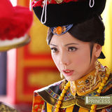 组图：《新还珠格格》特刊之皇后(邓萃雯)