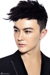 组图：耿笑博携新作出发歌坛 推出全新时尚大片