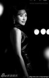 组图：杨坤正牌女友私照曝光熟女味浓