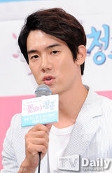 组图：《花样青春》老中青花美男踏上别样旅途