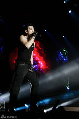 组图：Rain广州开唱 魅力升级性感释放
