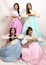 组图：韩女团BESTie迎中秋穿韩服 送甜美问候