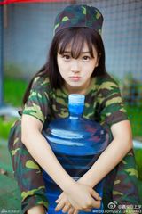 组图：浙大军训女神网络爆火 长相清纯甜美