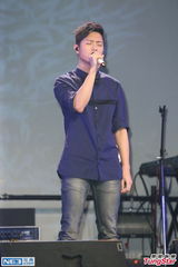 组图：韦礼安常被男友人骚扰 隋棠为其站台