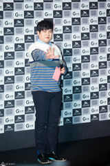 独家高清：EXO出道两年首开唱 11成员一夜长大