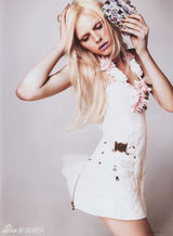 组图：最美男模宣布变性 时尚大片雌雄同体