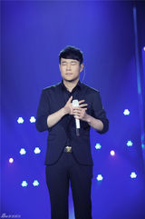 组图：歌狂车轮战收官对决 小沈阳致敬张雨生