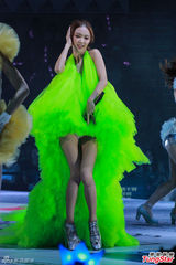 薛凯琪透视装激吻黄伟文 避谈房祖名把妹闯祸