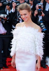 组图：凯特震场《驯龙2》首映 Baby赵又廷亮相