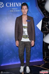 组图：嫩模Jessica否认恋安志杰 与男友哂甜蜜