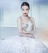 组图：倪妮大片红唇精致 变身华丽白天鹅