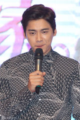 组图：李易峰叶祖新新剧将播 颖儿变女汉子