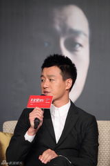 组图：《亲爱的》首映 赵薇黄渤与孩子温馨互动