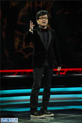 组图：《演说家》林志颖当村长 乐嘉追女支招