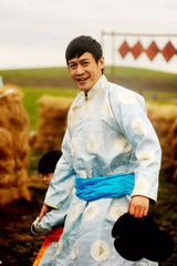 组图：《爸爸2》内蒙古大草原拍摄 萌娃受考验