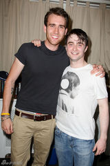 组图：哈利波特们演舞台剧 尺度都不算事儿