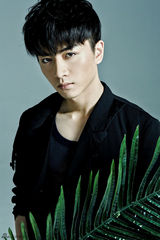 组图：陈晓【演员】彰显年轻个性 休闲西装搭仔裤潮范足