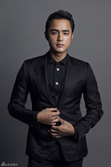 组图：明道登美国杂志封面 暗黑贵公子气场足