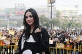 组图：阿娇佛山举办签唱会 千名粉丝挤爆现场