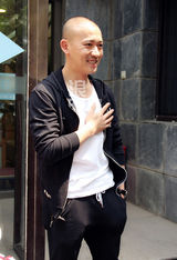 独家：聂远被曝再婚后现身 娇妻已在医院待产