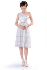 幻灯图: 金莎拍时尚写真冷艳性感 展多性情