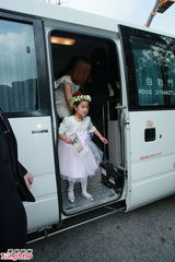 组图：郭晶晶婚礼直击 郭父郭母正装贵气入场