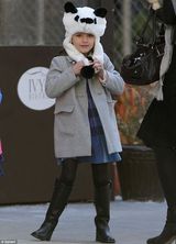 组图：好莱坞小明星苏瑞街头扮萌心情好