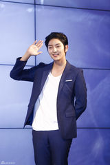 独家：《神枪手》李准基高调亮相 耍宝卖萌