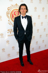 组图：华鼎奖美国开幕 奥兰多与刘玉玲助阵红毯