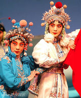 组图：国粹舞台上的白娘子 美丽多情功夫了得