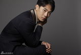 组图：戚玉武时尚大片曝光 温情熟男魅力