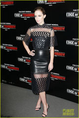 组图：《明日边缘》巴黎首映 阿汤哥男神风度