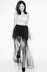 组图：菅韧姿黑白轻纱写真朴素典雅