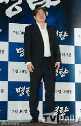 组图：李贞贤出席试映会 白裙显清新纯美