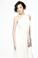 组图：林芮西白衣靓丽写真清新亮相