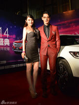 组图：金巧巧蒲巴甲徐冬冬活动红毯争艳