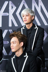 独家高清：EXO出道两年首开唱 11成员一夜长大