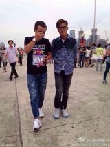 组图：文章低调筹划复出 与谢霆锋自拍心情好