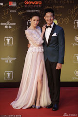 组图：《美人邦》立威廉携手刘雨欣郎才女貌