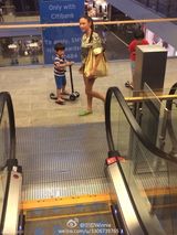 策划：张柏芝母子亲密无间 浓情厚爱展露无遗