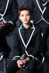 独家高清：EXO出道两年首开唱 11成员一夜长大