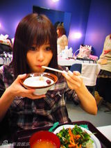 策划：是偶像也是吃货！前田敦子吃货卖萌图