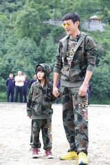 组图：一个奶爸六个娃 谁会当选超级奶爸？